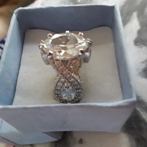 Rare engagement ring. - Picture 7 of 7